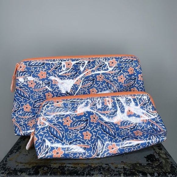 Roller Rabbit Bags Nwot Roller Rabbit Makeup Bag Set Of 2 Cosmetic